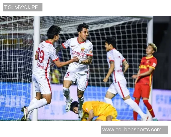 张琳芃门前惊险头球解围助海港化险为夷精彩瞬间回顾 张琳芃门前惊险头球解围助海港化险为夷精彩瞬间回顾