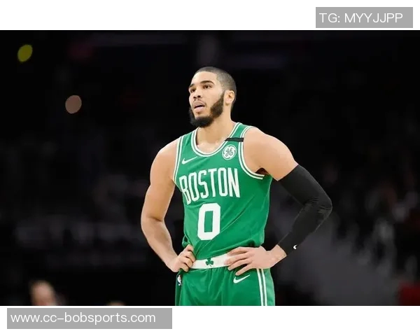 布朗称赞塔图姆积极参与客场比赛展现出色团队精神