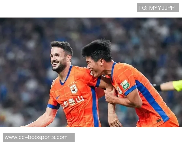 卡扎伊什维利与妻子共享东京之旅美好时光尽显劳逸结合生活态度