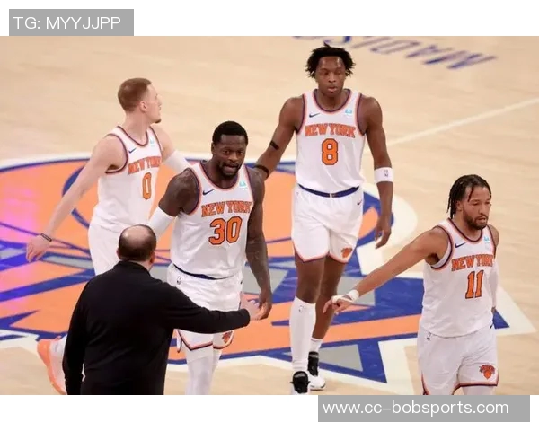 普尔半场状态低迷仅靠罚球得分三分球全失手表现令人失望 普尔半场状态低迷仅靠罚球得分三分球全失手表现令人失望