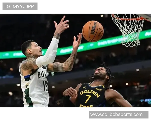 米德尔顿感慨球迷支持穿着他雄鹿22号球衣的深厚情感 米德尔顿感慨球迷支持穿着他雄鹿22号球衣的深厚情感